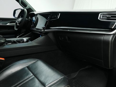 Used 2023 Jeep Wagoneer L 4WD w/ Convenience Group I image 22