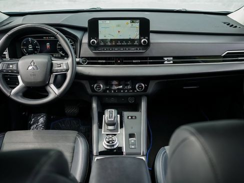 Used 2023 Mitsubishi Outlander LE image 20