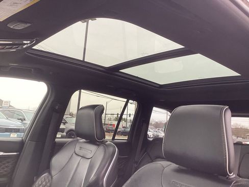 Used 2022 Jeep Grand Cherokee Summit w/ Adv Protech Group IV AWD/4WD image 17