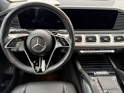 Used 2024 Mercedes-Benz GLS 450 4MATIC image 26