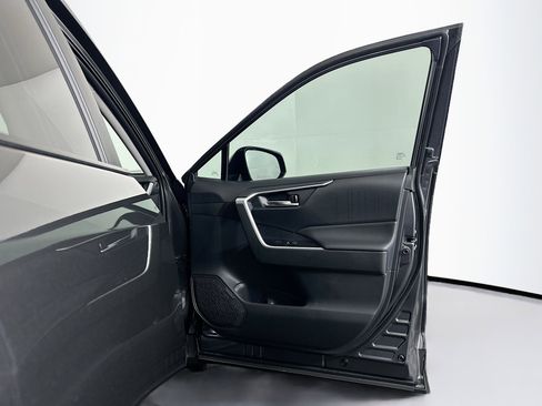 Used 2025 Toyota RAV4 XLE w/ Convenience Package image 35