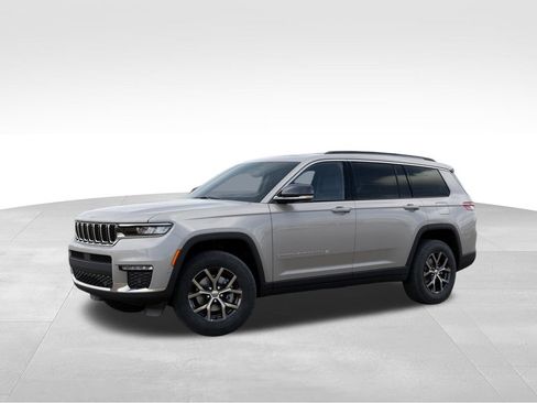 Used 2025 Jeep Grand Cherokee L Limited w/ Luxury Tech Group II AWD/4WD image 2