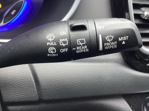 Used 2018 Chrysler Pacifica Touring-L Plus w/ S Appearance Package FWD image 31