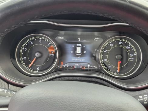 Used 2019 Jeep Cherokee Limited FWD image 21
