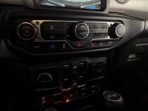 Certified 2022 Jeep Wrangler Unlimited Rubicon 4xe w/ Steel Bumper Group image 15