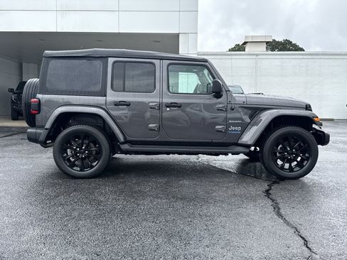 Used 2021 Jeep Wrangler Unlimited Sahara w/ Cold Weather Group AWD/4WD image 2