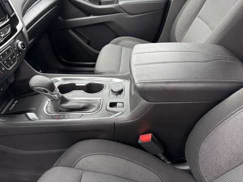 Used 2023 Chevrolet Traverse LT image 15