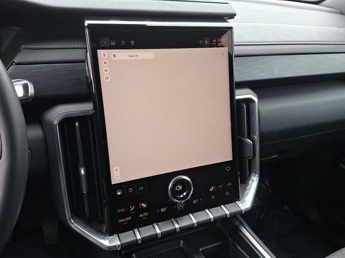 Used 2025 GMC Acadia Elevation image 17