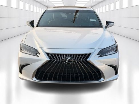 Used 2023 Lexus ES 300h w/ Accessory Package (Z1) FWD image 2