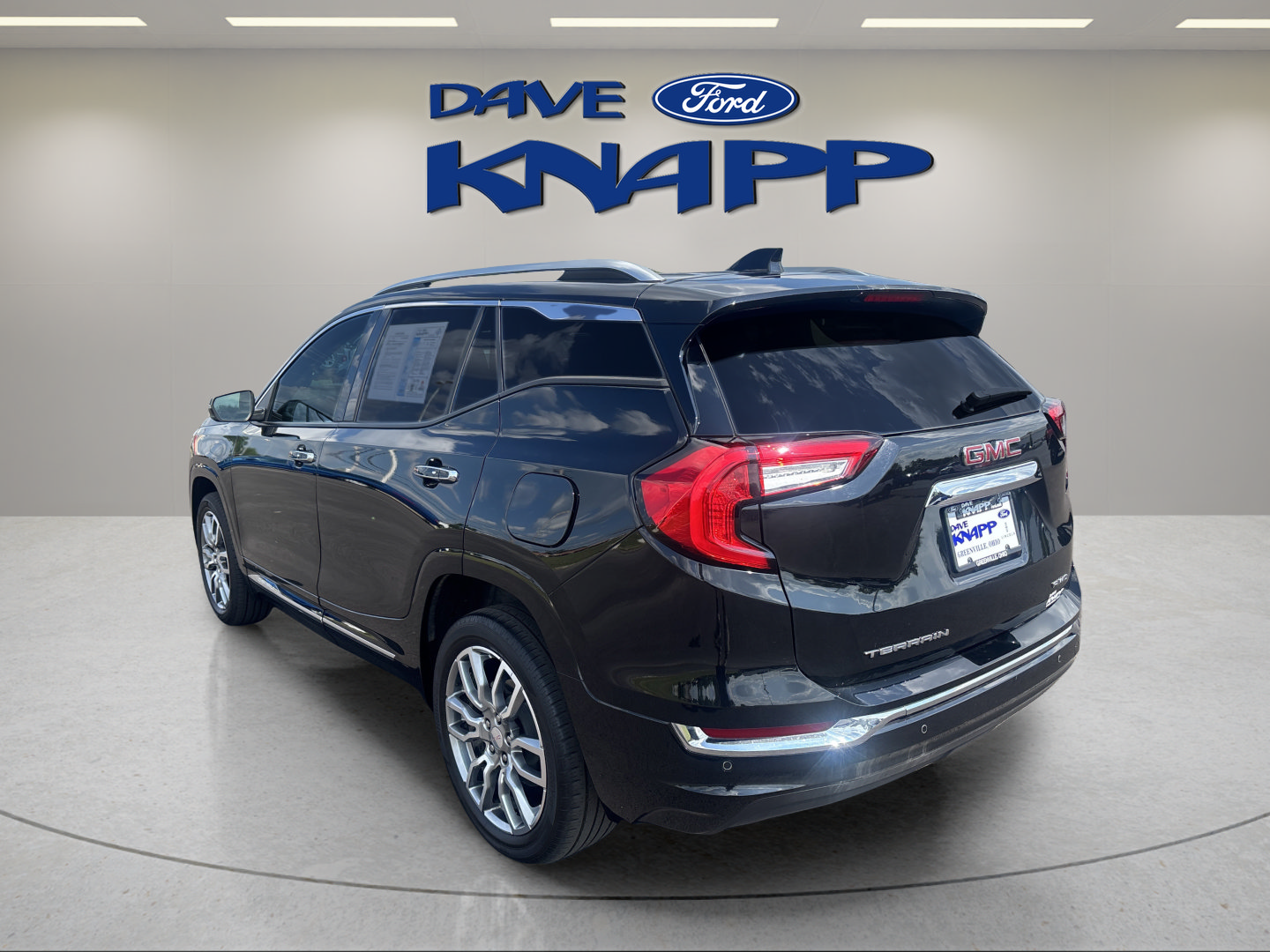 Used 2024 GMC Terrain Denali w/ LPO, Floor Liner Package AWD/4WD image 5