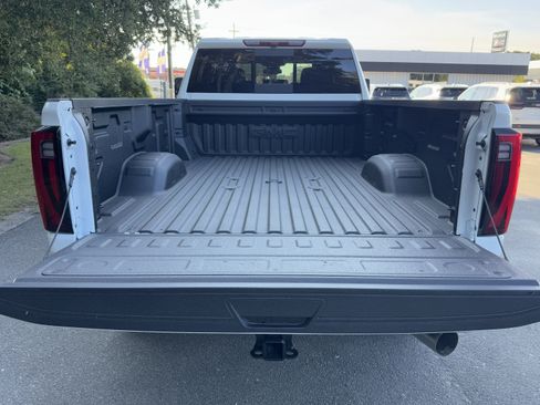 New 2026 GMC Sierra 2500 SLT w/ SLT Premium Package image 7