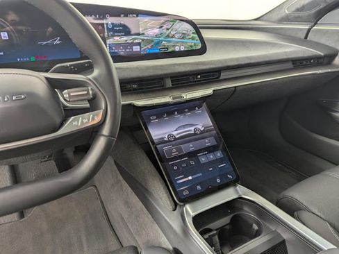 Used 2022 Lucid Air Grand Touring image 16