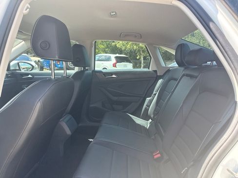 Used 2024 Volkswagen Jetta SE FWD image 13