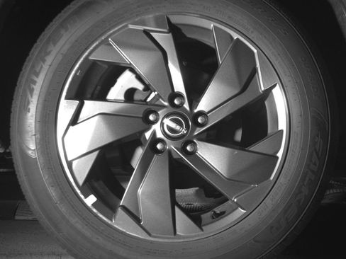 Used 2025 Nissan Rogue SV FWD image 15