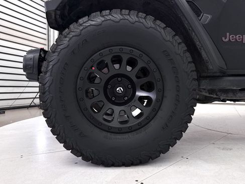 Used 2021 Jeep Wrangler Unlimited Rubicon AWD/4WD image 15