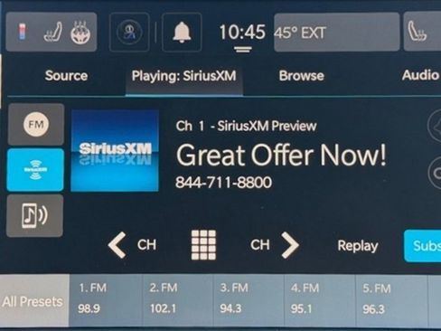 Used 2023 Chrysler Voyager LX image 21