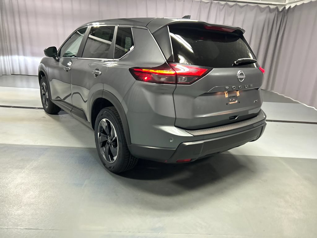 Used 2025 Nissan Rogue SV AWD/4WD image 5