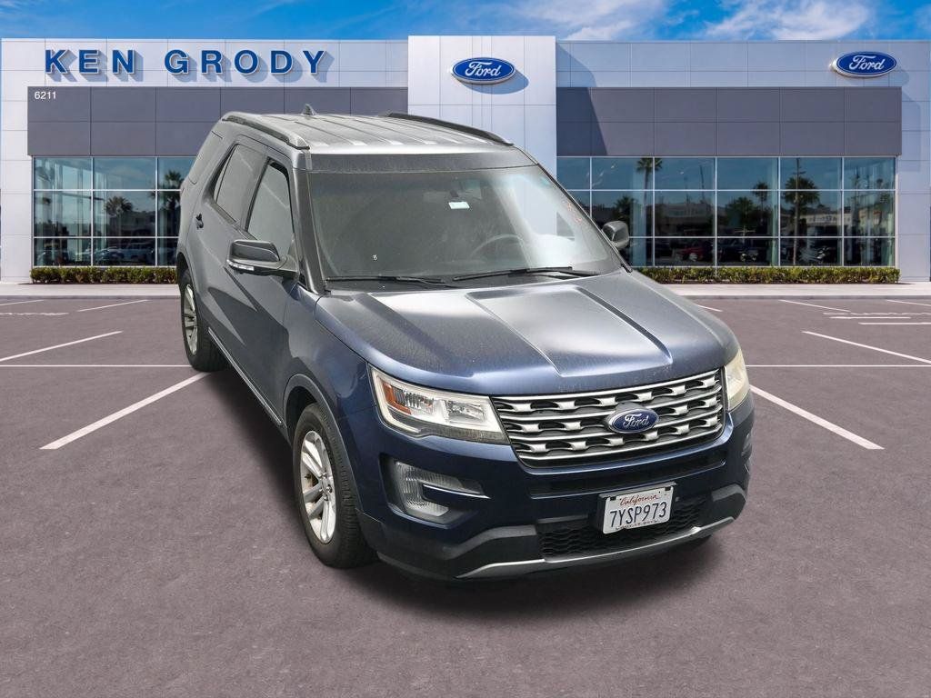 Used 2017 Ford Explorer XLT w/ Equipment Group 201A FWD image 11