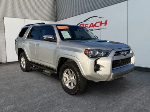 Used 2020 Toyota 4Runner 4WD image 5
