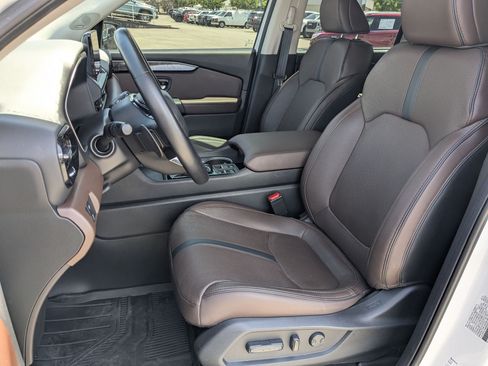 Used 2023 Honda Pilot Elite image 12