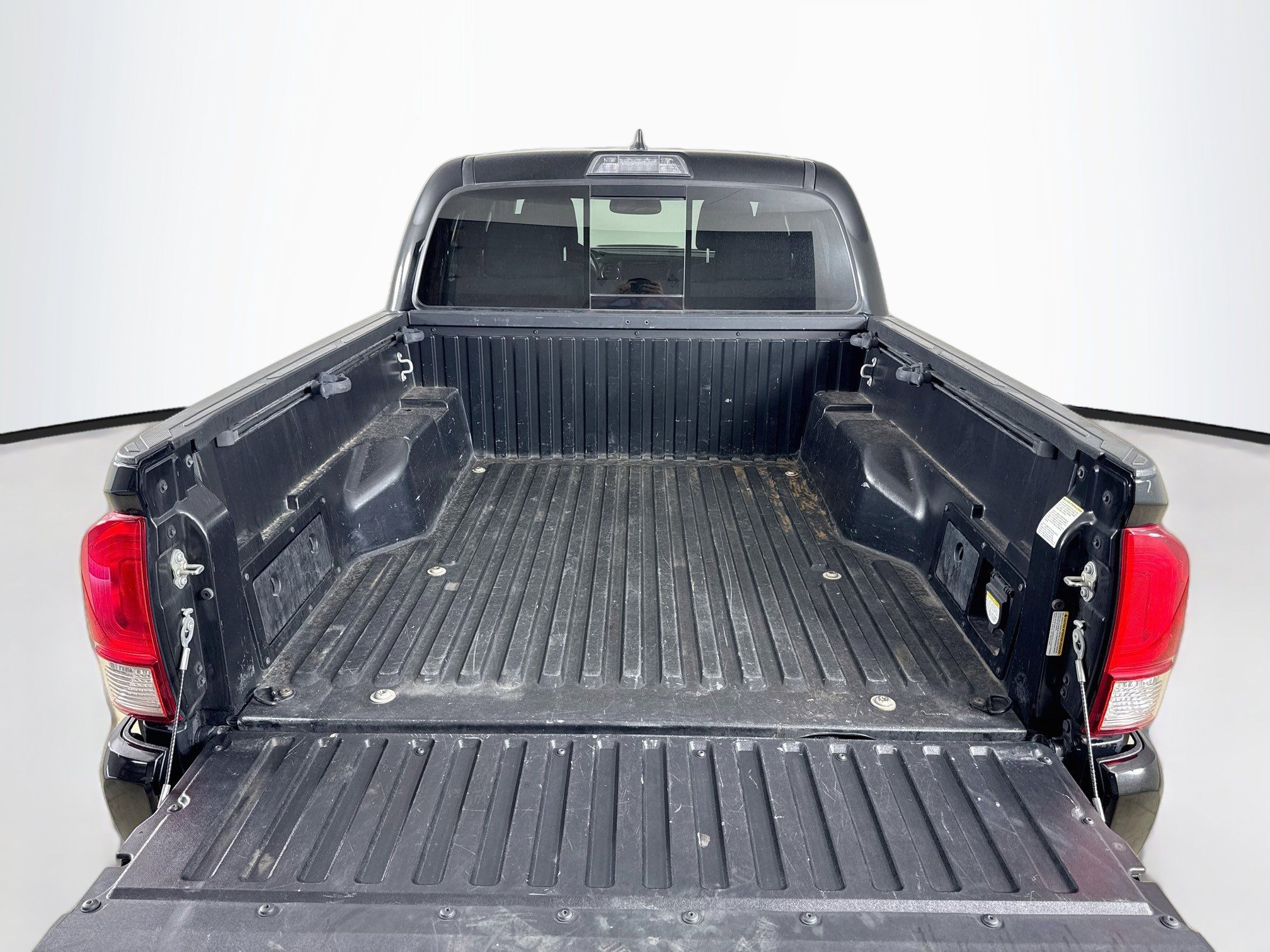 Used 2017 Toyota Tacoma TRD Sport AWD/4WD image 24
