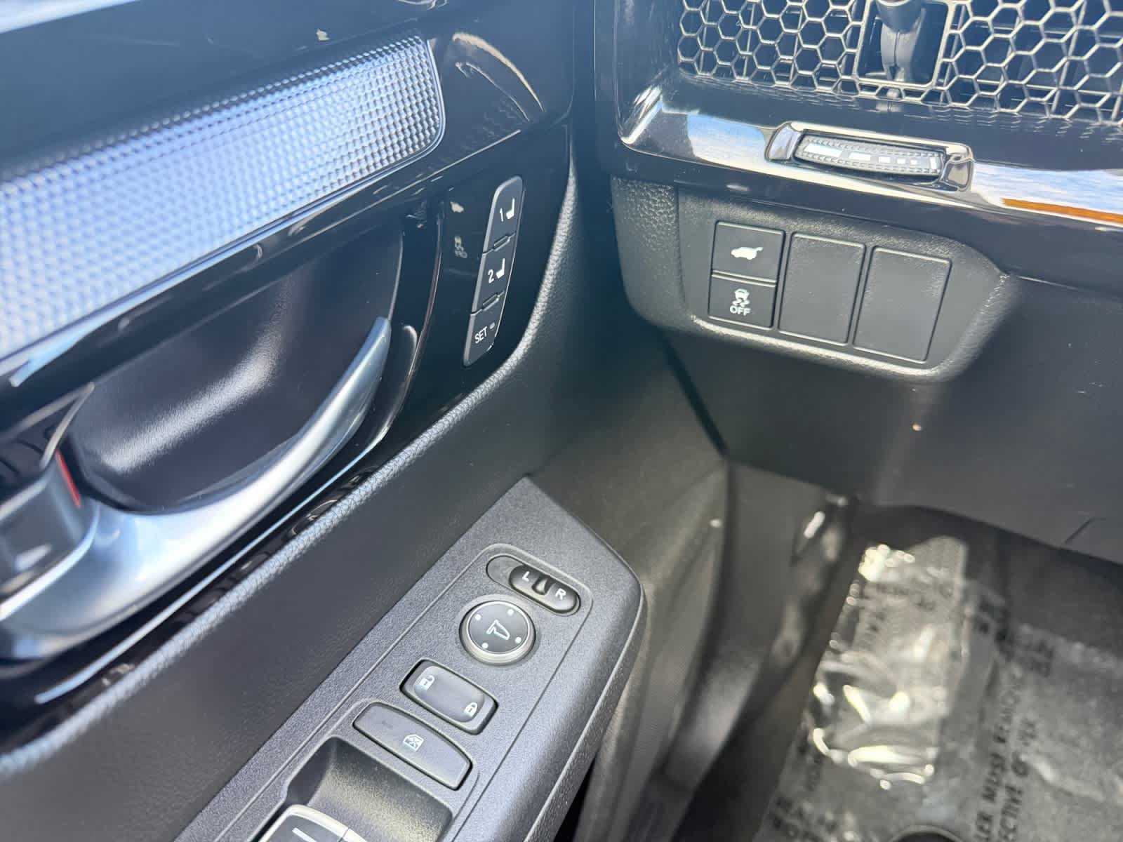Used 2025 Honda CR-V EX-L image 26