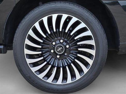 Used 2021 Lincoln Navigator L Black Label AWD/4WD image 14