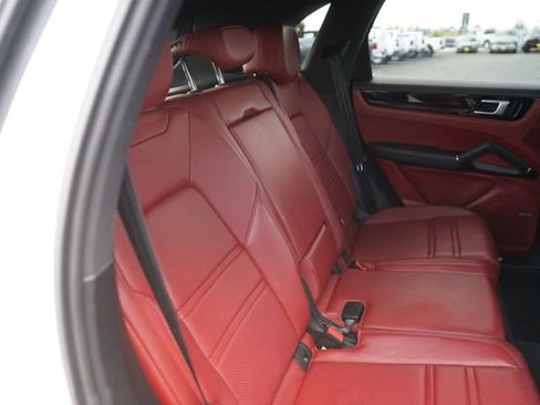 Used 2019 Porsche Cayenne AWD/4WD image 17