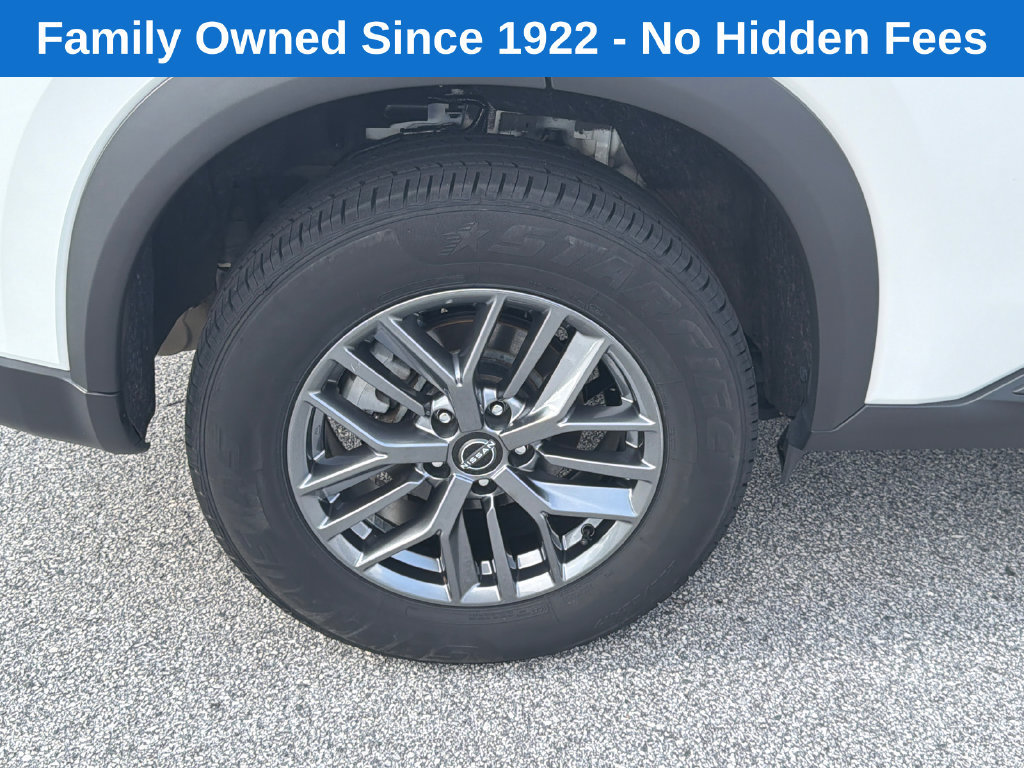 Used 2024 Nissan Rogue S AWD/4WD image 17