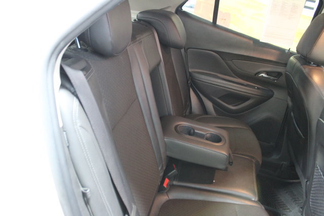 Used 2021 Buick Encore Preferred AWD/4WD image 9