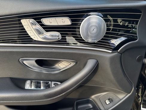 Used 2018 Mercedes-Benz E 400 4MATIC Sedan image 11