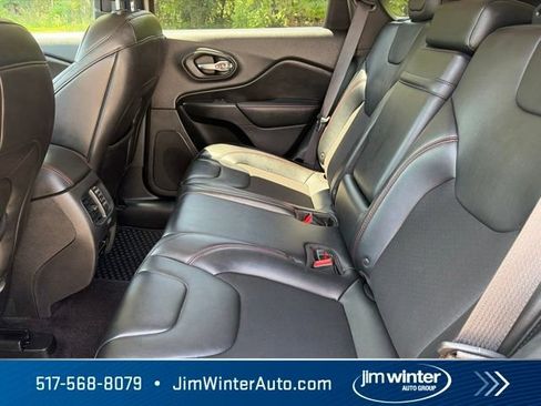 Used 2019 Jeep Cherokee Trailhawk w/ Cold Weather Group AWD/4WD image 18