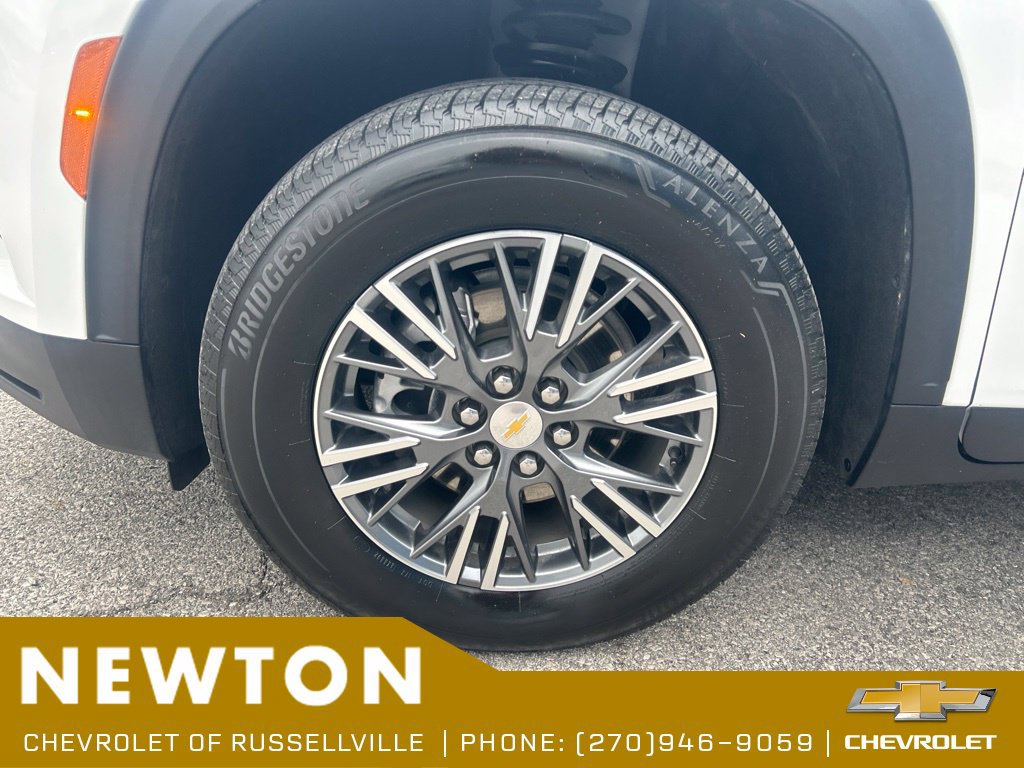 Used 2026 Chevrolet Traverse LT w/ Driver Confidence Package FWD image 45