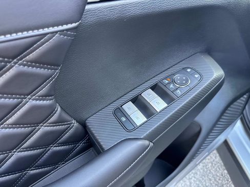 New 2025 Mitsubishi Outlander 4WD Plug-In Hybrid image 16