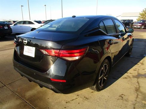 Used 2018 Chevrolet Malibu LT w/ Driver Confidence Package image 7