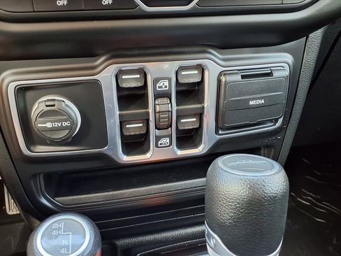 Used 2020 Jeep Gladiator Sport w/ Quick Order Package 24S image 8