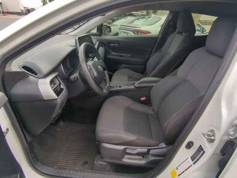 Used 2021 Toyota C-HR LE image 18