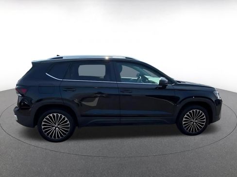 Used 2026 Volkswagen Taos SE FWD image 16