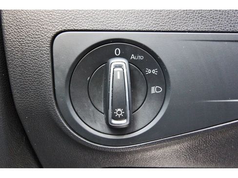 Used 2022 Volkswagen Tiguan SE AWD/4WD image 24