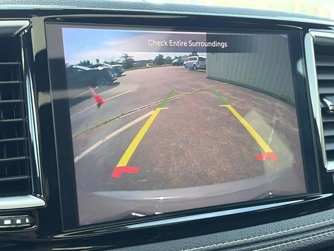 Used 2025 Chrysler Pacifica Limited FWD image 31
