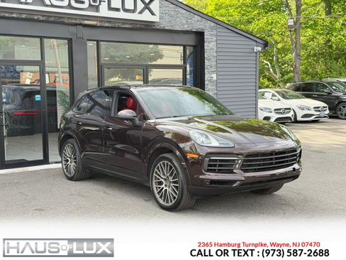 Used 2023 Porsche Cayenne Platinum Edition AWD/4WD image 7