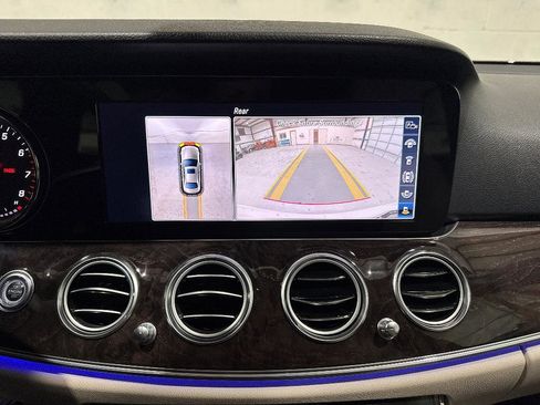 Used 2019 Mercedes-Benz E 300 image 42