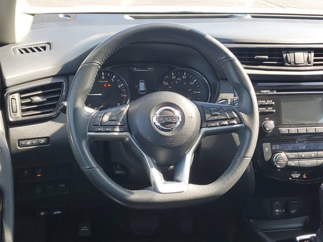 Used 2017 Nissan Rogue SV w/ Midnight Edition AWD/4WD image 12