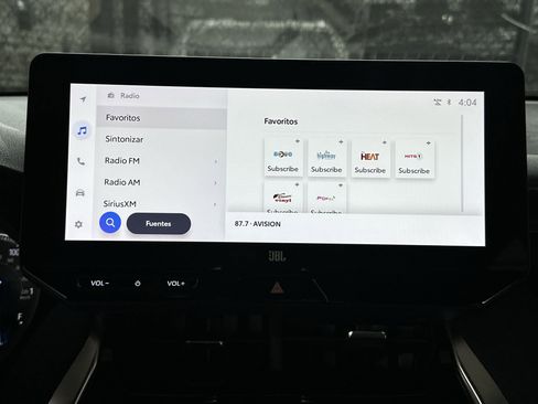 Used 2024 Toyota Venza XLE image 12