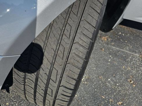 Used 2017 Ford Focus SE w/ Cold Weather Package image 18