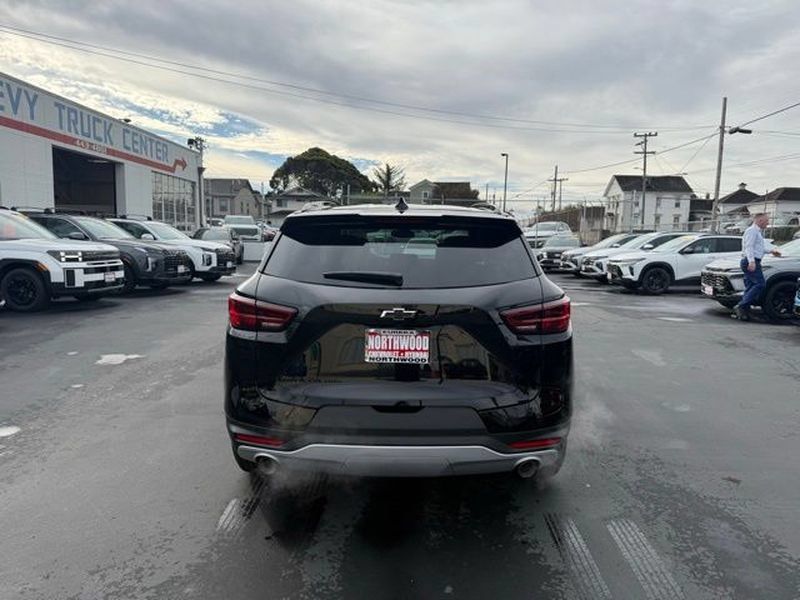 New 2025 Chevrolet Blazer LT w/ Midnight/Sport Edition AWD/4WD image 4