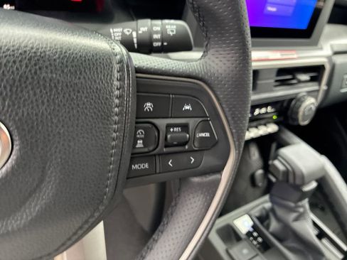 New 2026 Toyota 4Runner SR5 AWD/4WD image 24