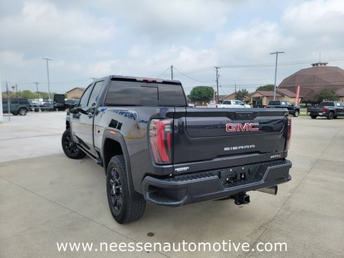 Used 2025 GMC Sierra 2500 AT4 w/ AT4 Premium Plus Package AWD/4WD image 5