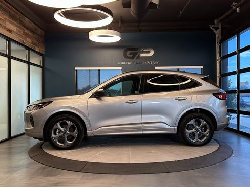 Used 2023 Ford Escape ST-Line AWD/4WD image 6