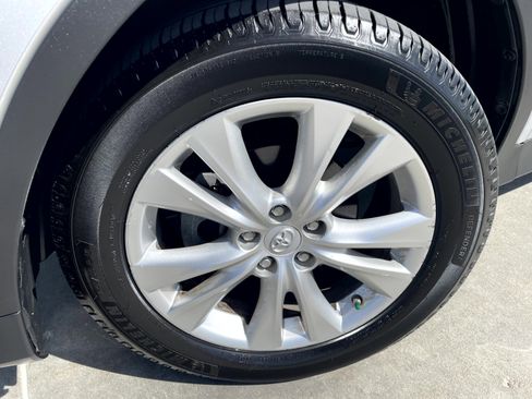 Used 2015 Toyota RAV4 Limited AWD/4WD image 6